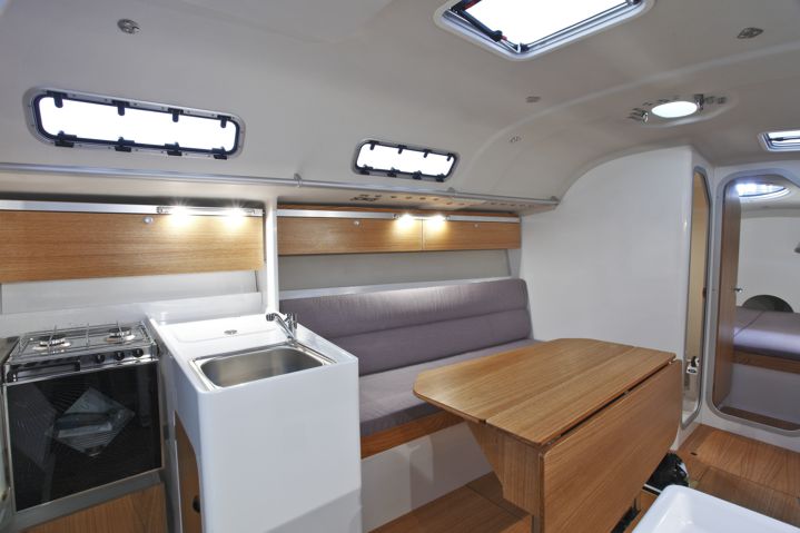 M.A.T. 12 12.45 m IRC Cruiser / Racer  Enclosed Head